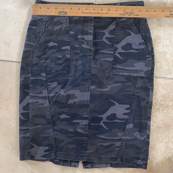 EUC Set of 2 Loft denim short skirts sz 4 1-dark gray 1- 1-gray camo - Picture 9 of 12